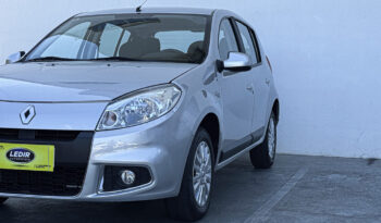 RENAULT SANDERO PRIVILEGE AT 1.6 2013 PRATA completo