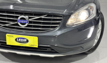 VOLVO XC60 D5 MOMENTUM AUTOMÁTICO 2.0 DIESEL 2017 completo