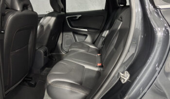 VOLVO XC60 D5 MOMENTUM AUTOMÁTICO 2.0 DIESEL 2017 completo