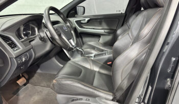 VOLVO XC60 D5 MOMENTUM AUTOMÁTICO 2.0 DIESEL 2017 completo