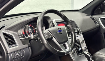 VOLVO XC60 D5 MOMENTUM AUTOMÁTICO 2.0 DIESEL 2017 completo