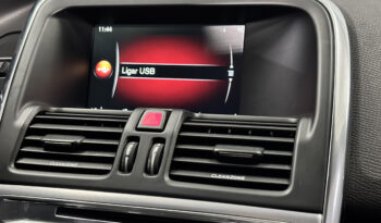 VOLVO XC60 D5 MOMENTUM AUTOMÁTICO 2.0 DIESEL 2017 completo