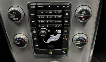 VOLVO XC60 D5 MOMENTUM AUTOMÁTICO 2.0 DIESEL 2017 completo