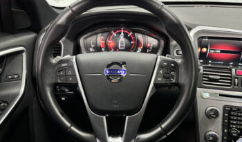 VOLVO XC60 D5 MOMENTUM AUTOMÁTICO 2.0 DIESEL 2017 completo