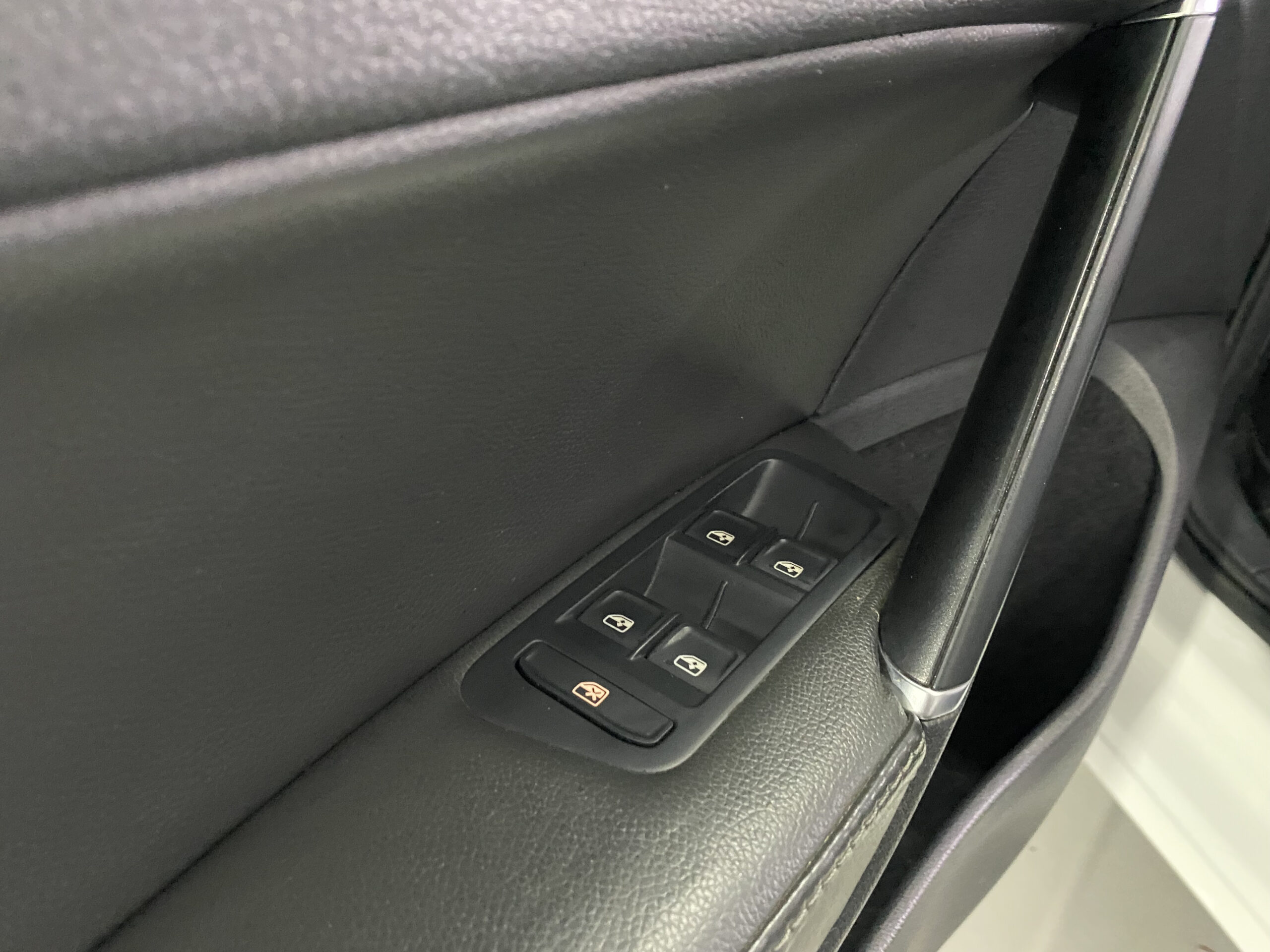 VOLKSWAGEN GOLF VARIANT AUTOMÁTICO CL AA 2016 completo