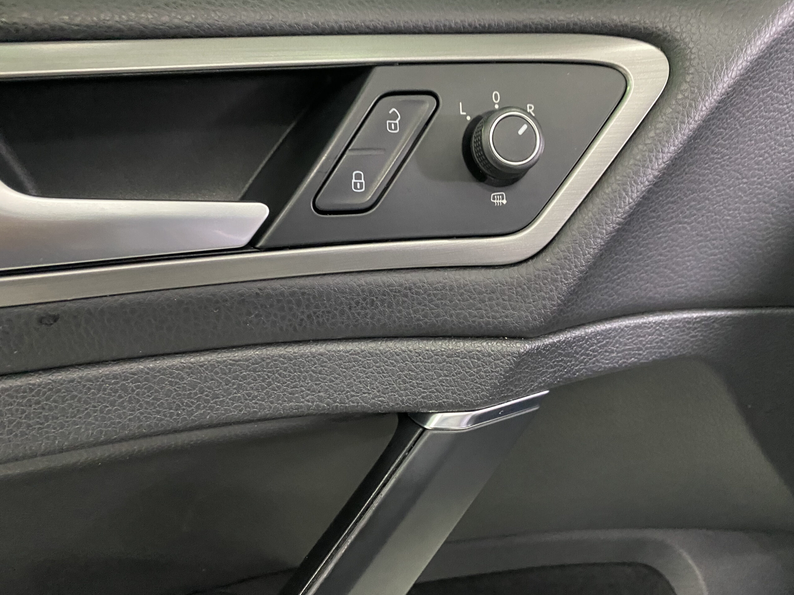 VOLKSWAGEN GOLF VARIANT AUTOMÁTICO CL AA 2016 completo