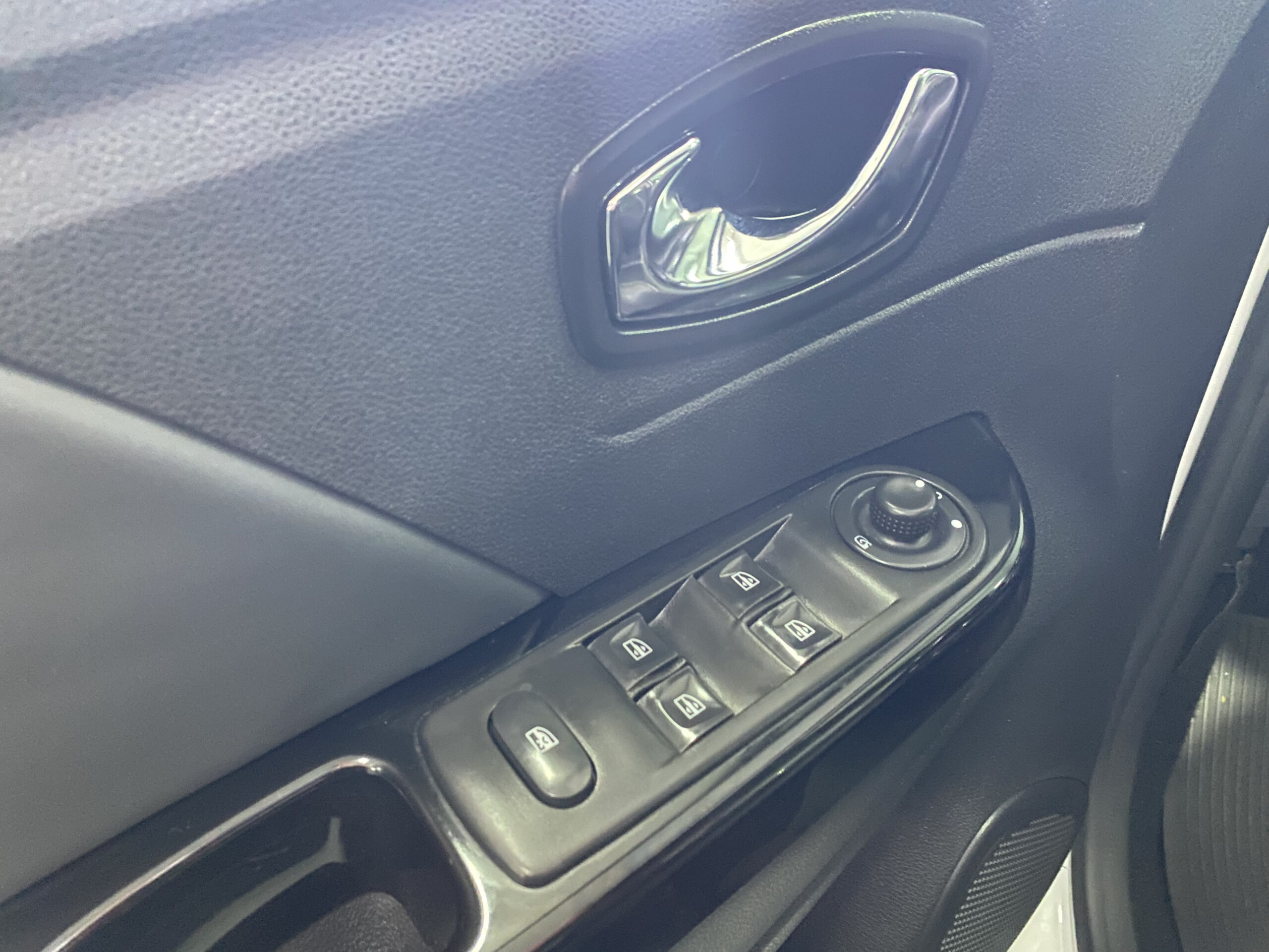 RENAULT CAPTUR INTEN 16A AUTOMÁTICO 2018 completo