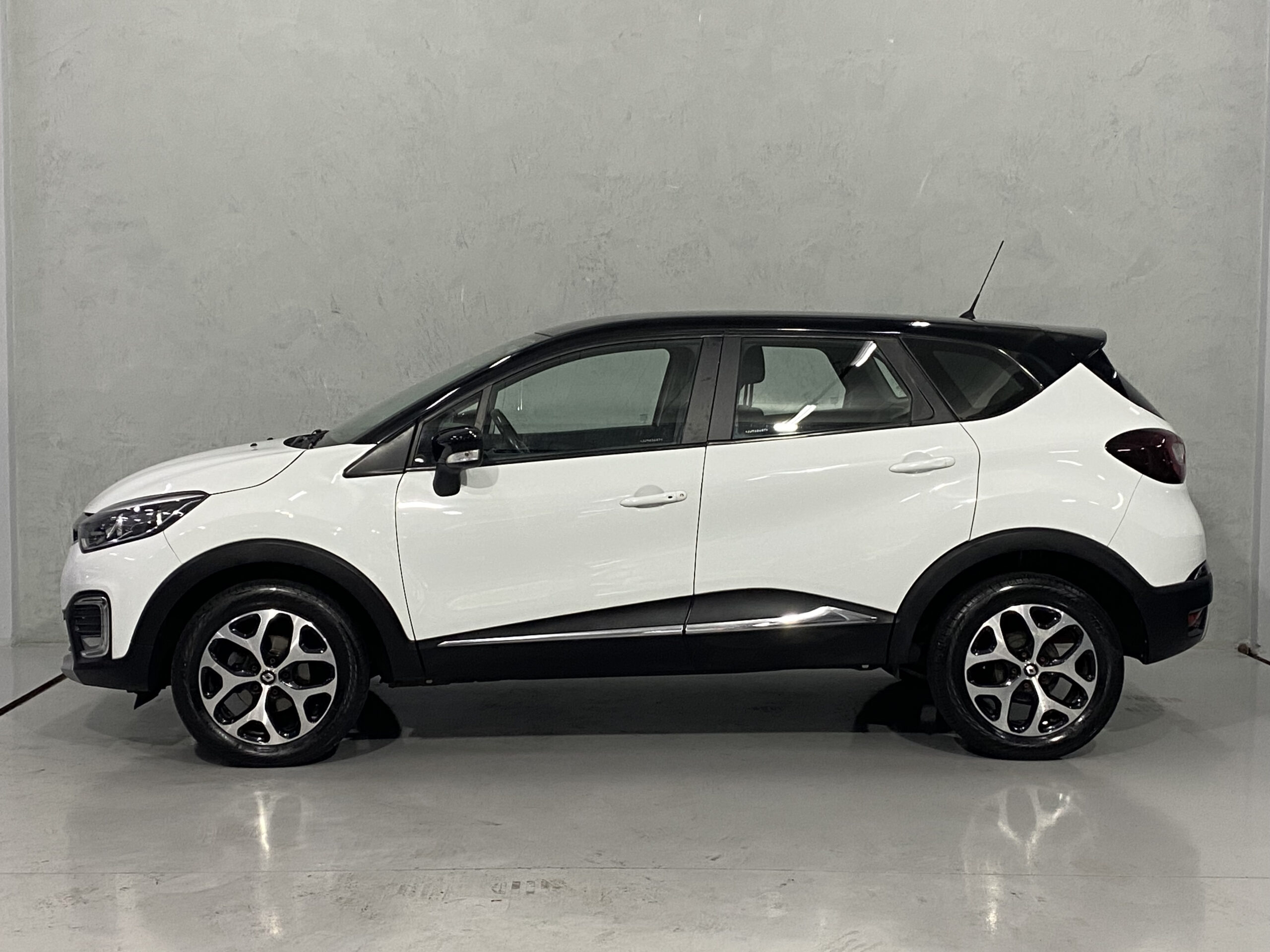 RENAULT CAPTUR INTEN 16A AUTOMÁTICO 2018 completo