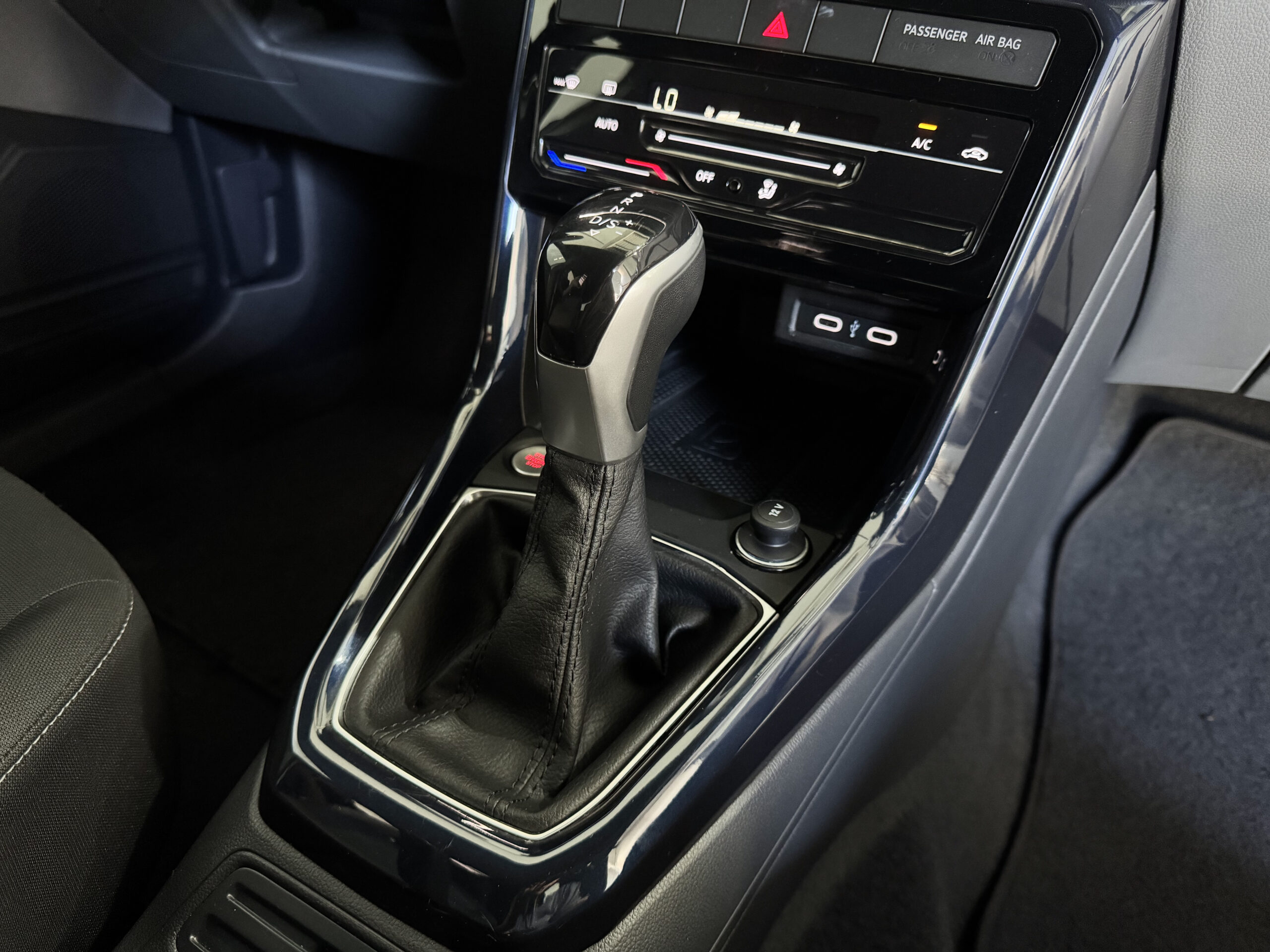 VOLKSWAGEN T-CROSS AUTOMÁTICO CL TSI 2024 completo