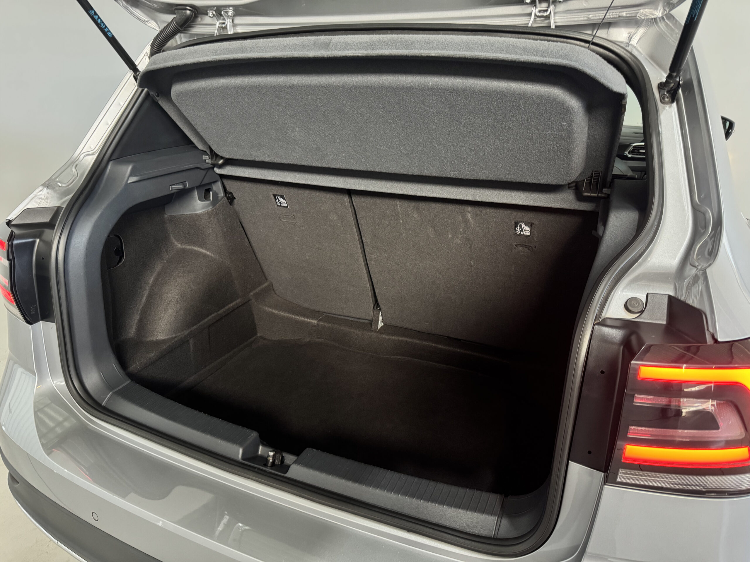 VOLKSWAGEN T-CROSS AUTOMÁTICO CL TSI 2024 completo